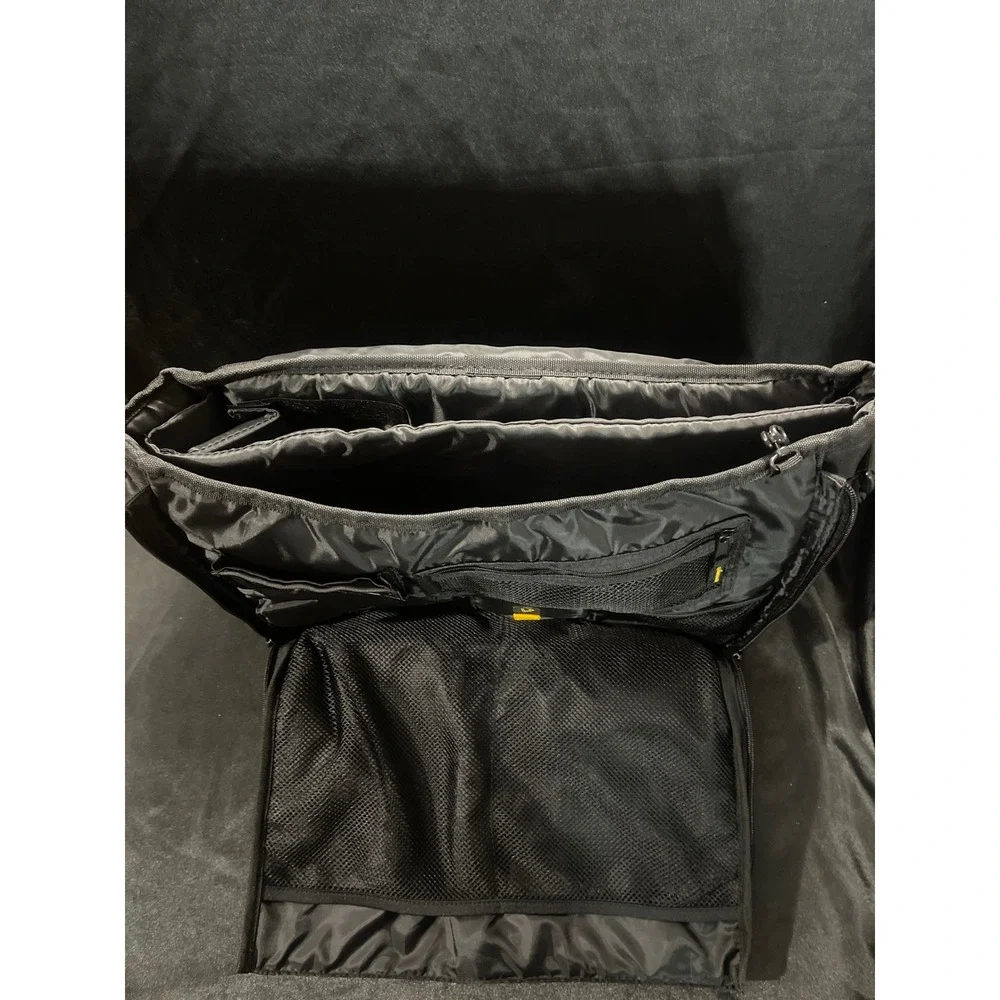 Targus Laptop Messenger Bag Black Gray Tech Briefcase Shoulder Strap Travel Case